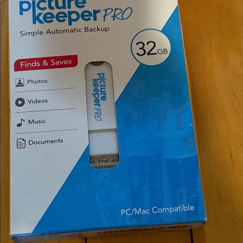 Picture Keeper PRO Portable Flash Drive Photo Backup USB Drive 32GB